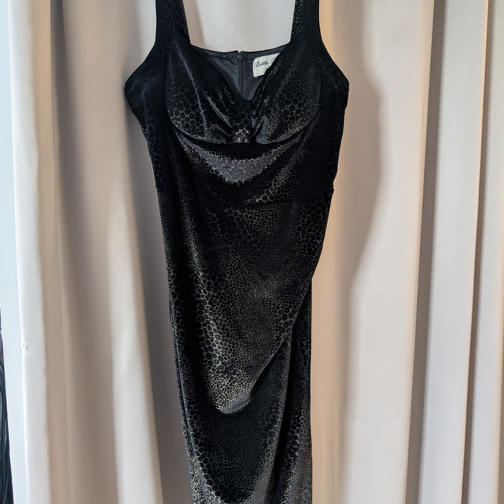 Black Velvet Dress with Subtle Leopard Print Shine - Picture 4 of 11